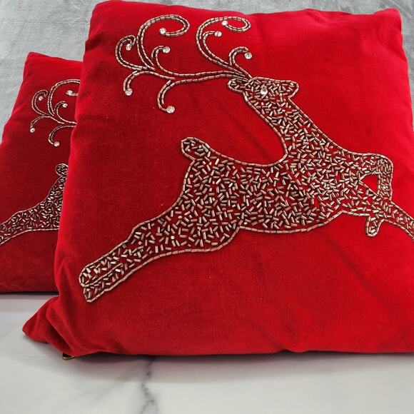 Pier 1 Red Velvet Pillow Set Beaded Reindeer Christmas Throw Pillow 18" X 18" - Picture 1 of 7